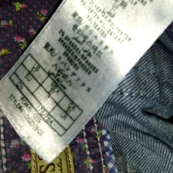 Guess Jean Shorts Size 31 Dark Stretch EUC - Picture 8 of 10